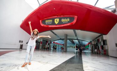From Dubai: Abu Dhabi Day Tour with Ferrari World Ticket