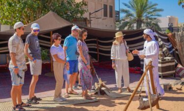 Dubai: Guided Walking Tour with Creek, Souks, & Street Food