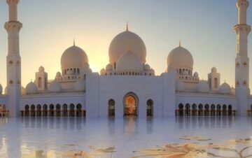 From Dubai: Abu Dhabi Guided City Tour with Lunch